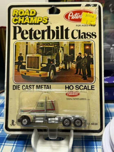 ROAD CHAMPS PETERBILT CLASS TRATOR/CAMINHÃO #6550 HO * 1/87