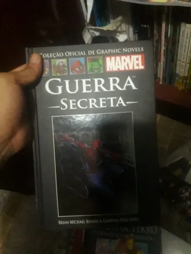 Guerra Secreta - Salvat capa preta com avarias