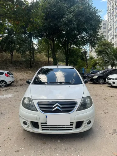 Citroen C3 GLX 1.4/ GLX Sonora 1.4 Flex 8V 5P 2012