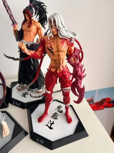 Action Figure do Muzan de Demon Slayer com 30 CM