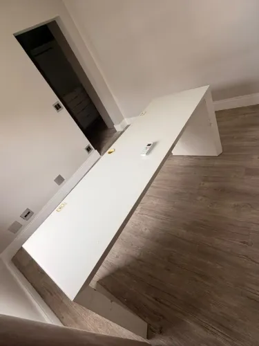 Mesa de escritório- 1,80 x 0,80