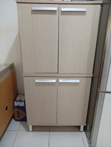 Vendo ,2 armários em ótimo estado de conservação