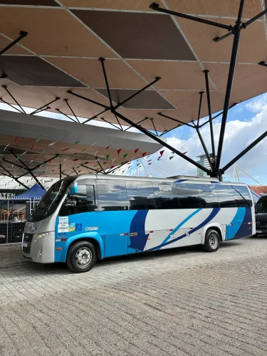 Micro-ônibus com banheiro
