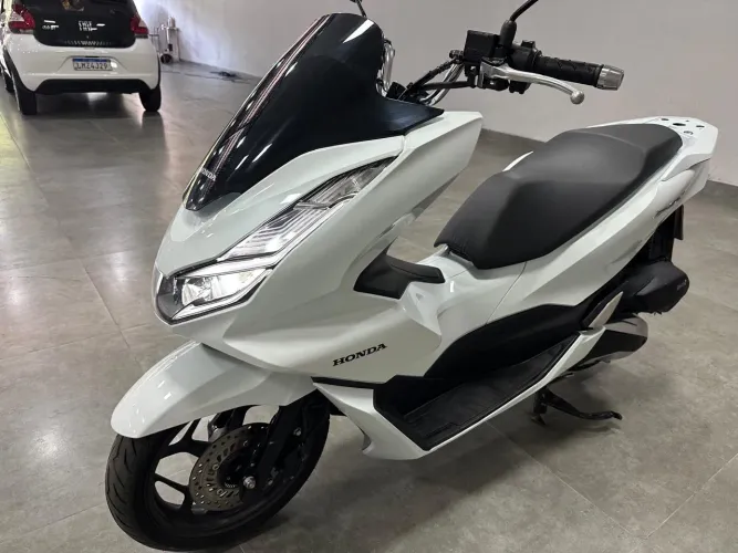 Honda pcx 2024 apenas 7 mil km único dono 