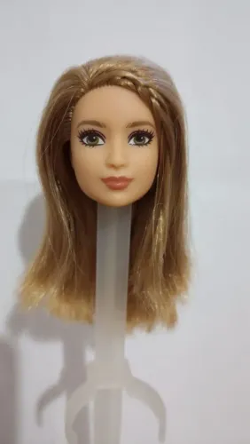 Cabeça de boneca Barbie fashionista 