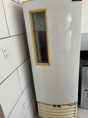 FREEZER VERTICAL METALFRIO / CONSERVADA 