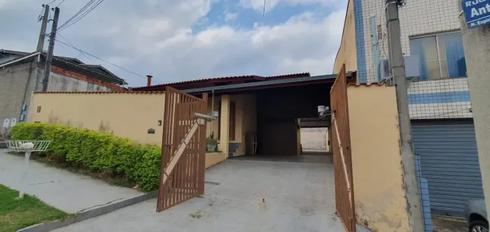 Casa para venda tem 300 metros quadrados com 2 quartos