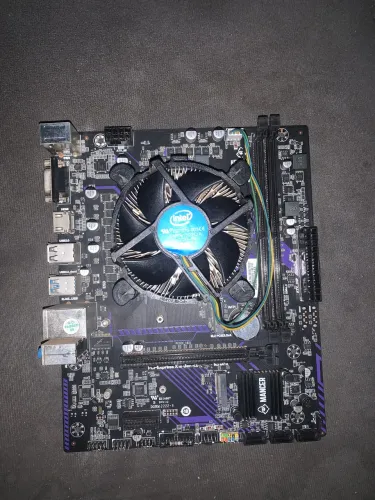 Processador e placa mãe.