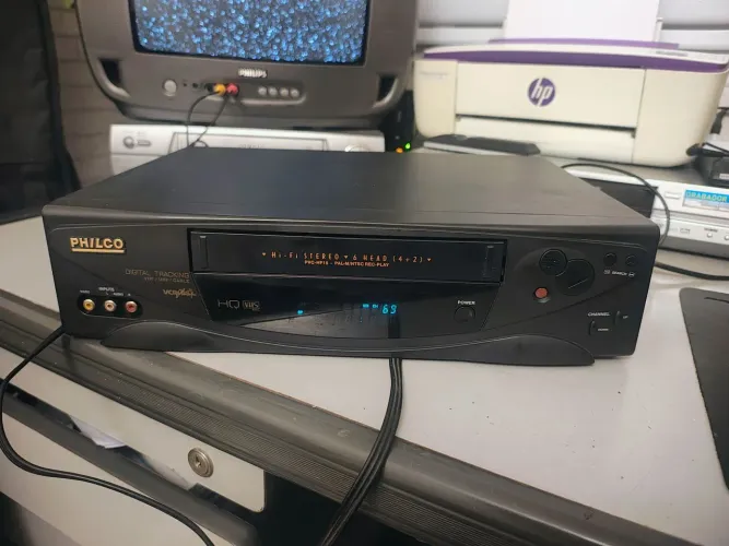 Vídeo cassete Philco stereo