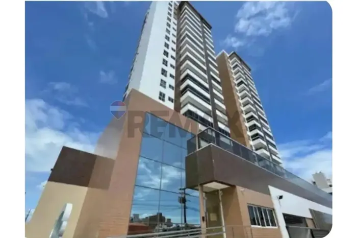 Apartamento grande e mobiliado em Intermares