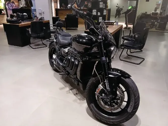 TRIUMPH ROCKET III STORM R 24/25 SEMINOVA 1.994KM