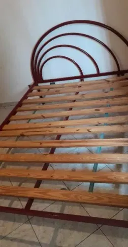 Cama de casal tubular de ferro