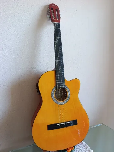 Violão elétrico giannini