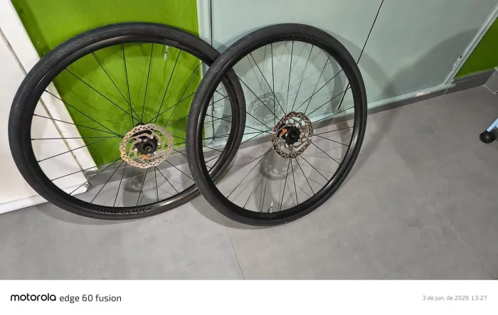 Par Rodas Bontrager Paradigm SL freio a disco 28f alumínio super leve
