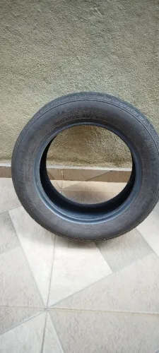 Vendo dois pneus para Corolla