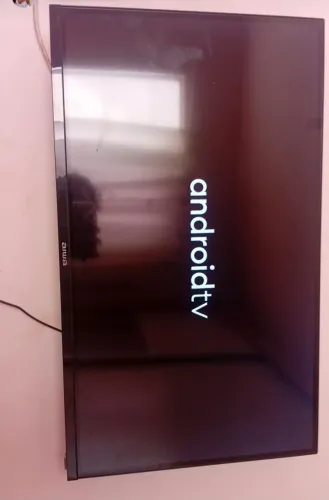 Vende se uma TV