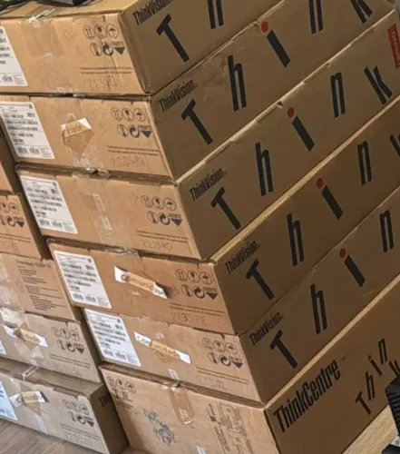 Lote 10 Monitores Lenovo 22 Widescreen