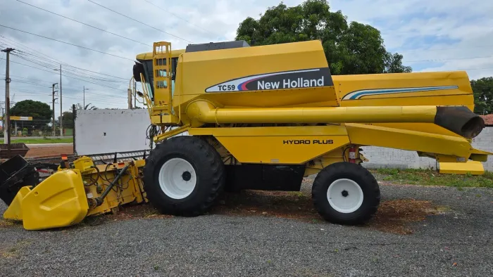 Colheitadeira Colhedeira TC59 New Holland