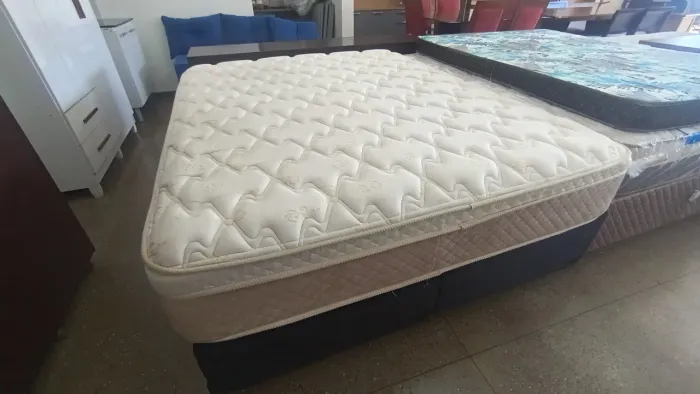 Cama box Queen size Colchão Herval molas ensacandas bambú dividimos TB cartão 