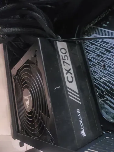 Fonte Corsair 750w