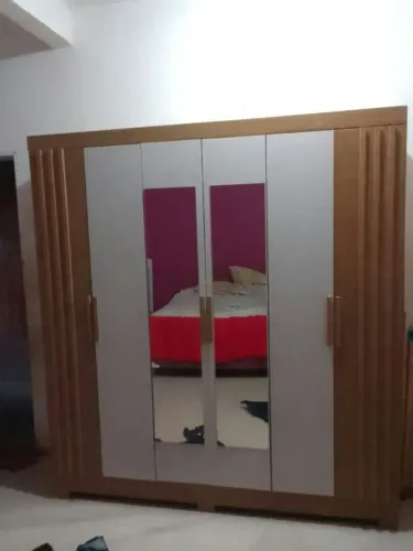 Guarda-roupas 6 pts semi-novo aceito cartão