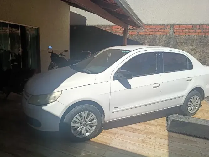 Volkswagen Voyage Trend 1.6 MI Total Flex 8V 4P 2013