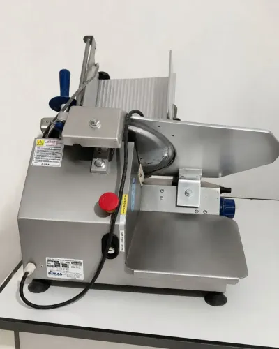 CORTADOR/FATIADORA AUTOMÁTICO DE FRIOS GURAL