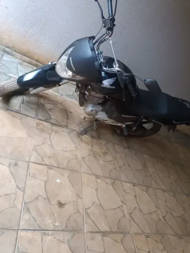 Vendo moto quitada e em dias pronta pra andar