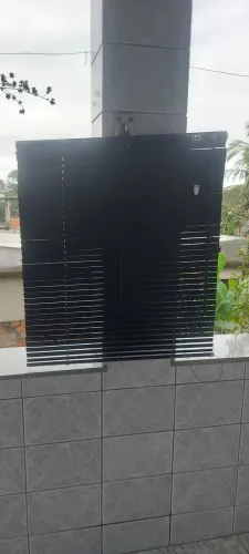 Perciana em PVC preta 80x70com ótima qualidade