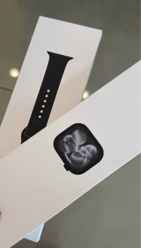 Apple Watch Series 11 GPS 42mm - Praticamente Novo