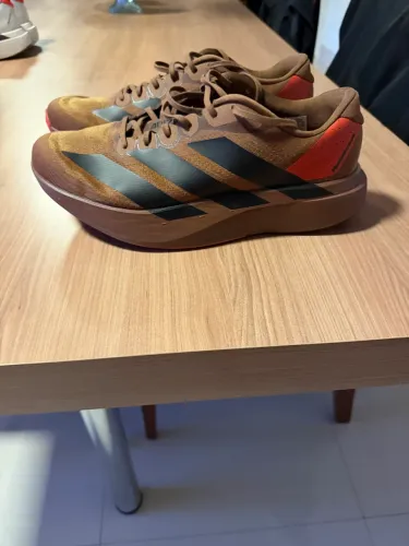 Evo sl pharrel willians