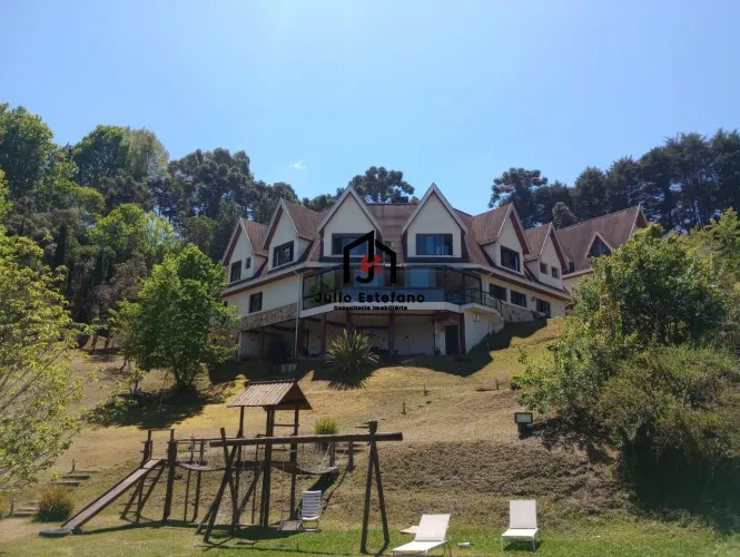 Casa com 6 suítes no Condomínio Pedra do Fogo em Campos do Jordão