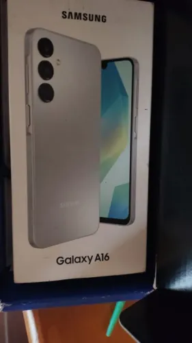Vede se esse celular seminovo 2 meses de uso