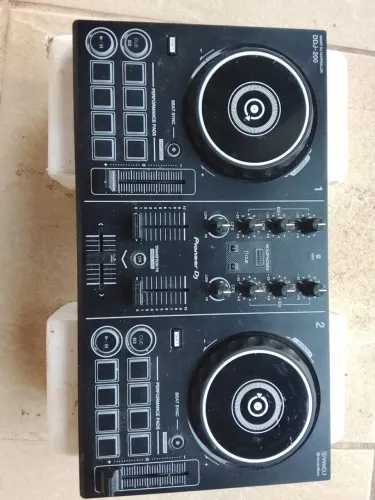 Controladora DDJ 200 (Perfeito Estado)