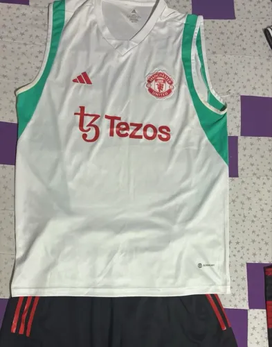 Kit (regata + short) manchester united