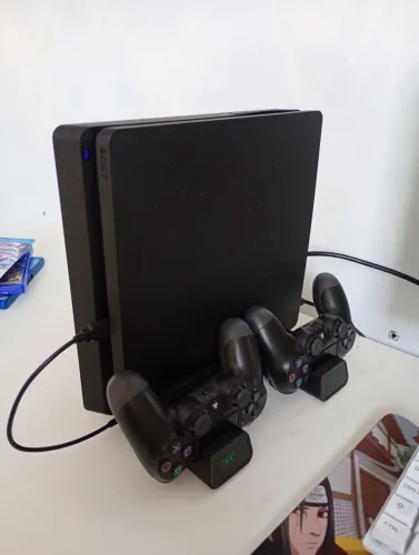 Playstation 4 slim