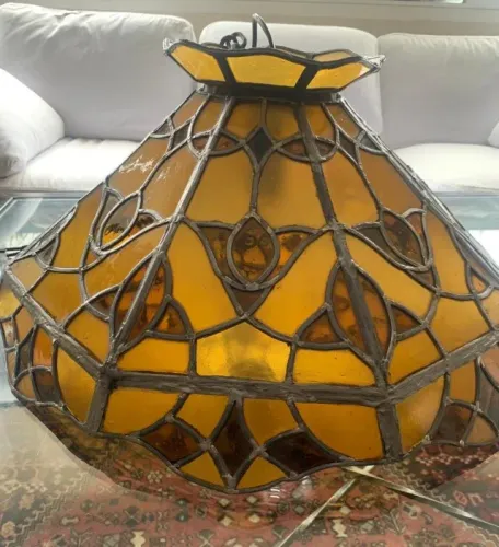 Luminária pendente vitral estilo Tiffany - vidro âmbar - mais de 30 anos - restaurada