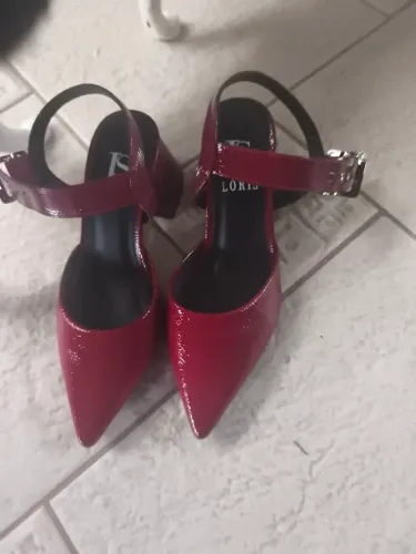 Scarpin novo comprei pelo site não deu no meu pé