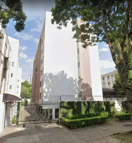 Imóvel para aluguel possui 130 metros quadrados com 4 quartos em Ahú - Curitiba - PR