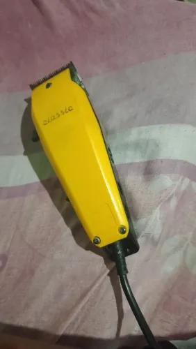 máquina wahl amarela