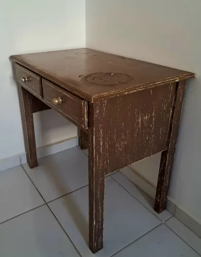 Mesa de Madeira Rústica com 2 Gavetas - Estilo Vintage