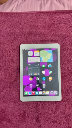 IPad 6 128 GB Cor: Ouro Pouquíssimas marcas de uso