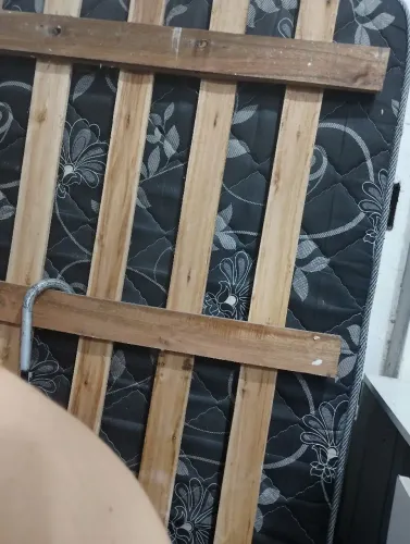Cama de solteiro 2 com colchões