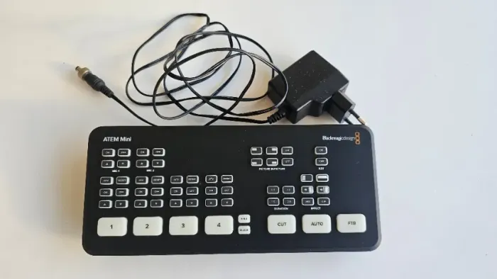 Blackmagic ATEM Mini - mesa de corte 4 HDMI - estado de zero - Recife