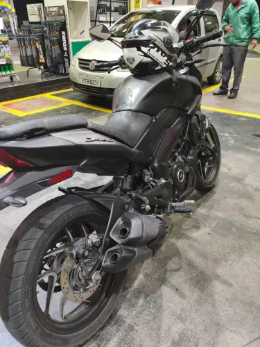 Dominar 400, boa para viagem ,corrida e etc