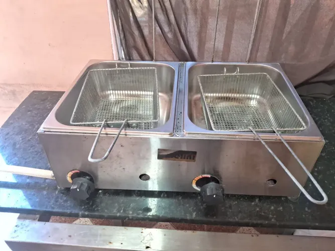 Fritadeira com duas cubas a gás