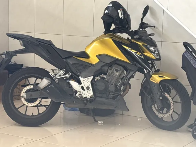 Cb 300f Vendo ou troco 