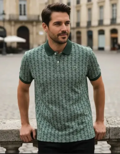 Camisa Polo Lacoste Lívia Monograma 56