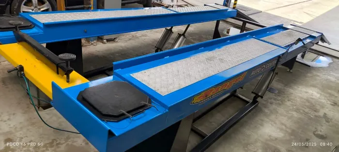Máquina de alinhamento  digital da marca LM  De 4 toneladas