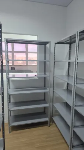 Estante de aço multiuso com 5 e 6 prateleiras. Nas chapas 22 e 26. *leia a descrição*